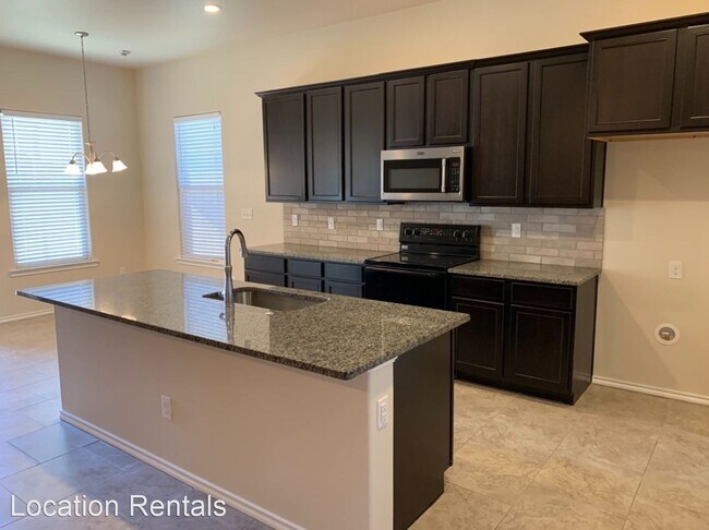 Foto del edificio - 3 br, 2 bath House - 7433 104th Street