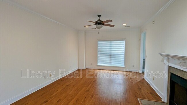 Foto del edificio - 115 Caswell Ct