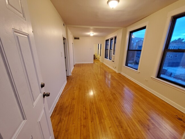 Building Photo - 3721 W Belmont Ave