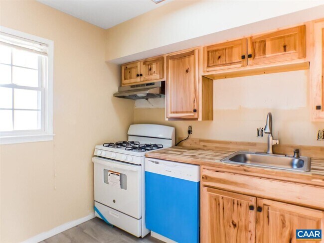 Building Photo - 117 Hessian Hills Ridge