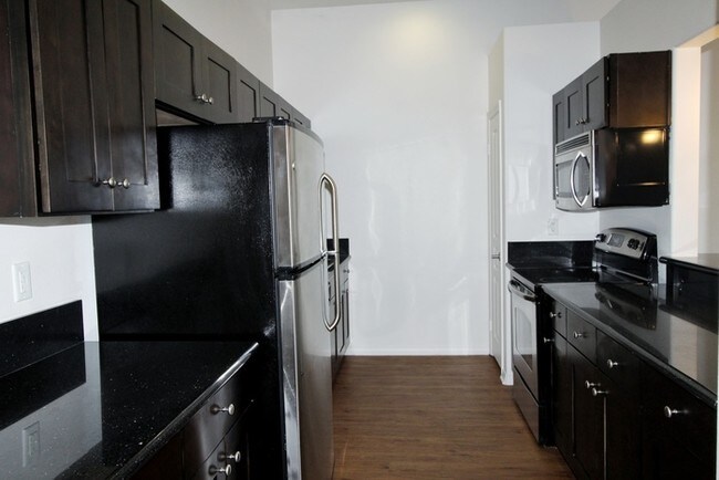 Building Photo - 819 D Ave
