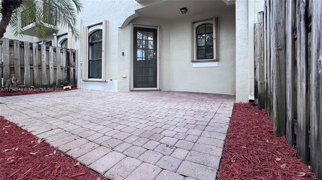 Foto del edificio - 10261 NW 32nd Terrace