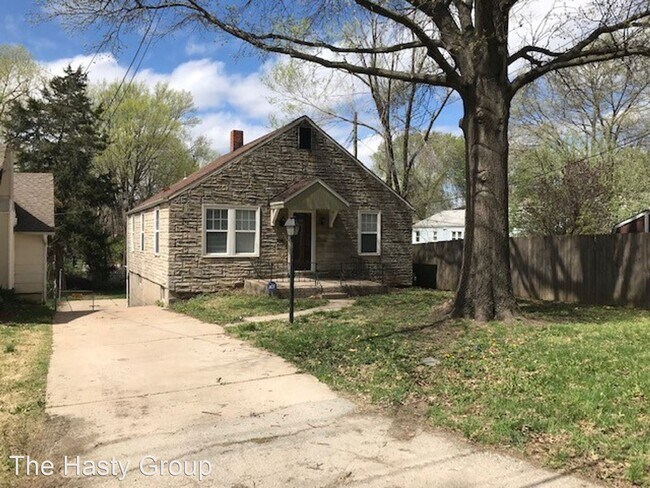 Building Photo - 2 br, 1 bath House - 8114 Main St