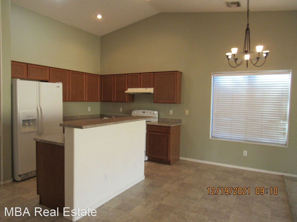 Primary Photo - 3 br, 2 bath House - 6638 S 18th Ln