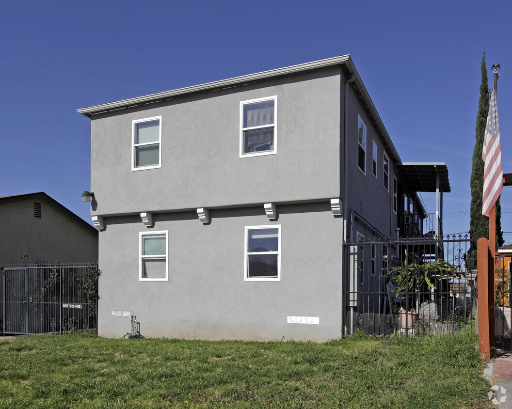 Foto del edificio - 4454-4460 52nd St