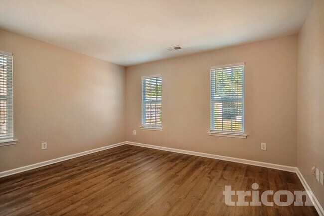 Foto del edificio - 5606 Fenway Dr
