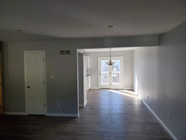 Building Photo - 4408 Sherman Park Dr
