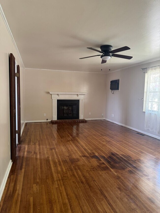 Foto del edificio - 3 Bedroom 2 Bathroom House