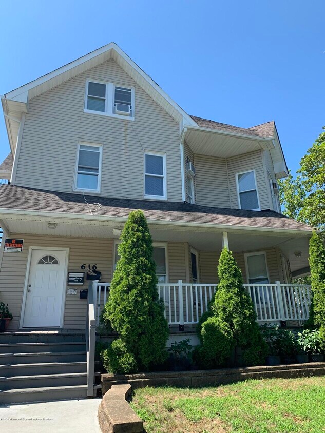 Primary Photo - 616 2nd Ave