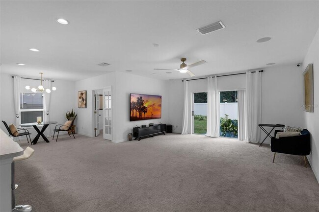 Foto del edificio - 5253 Royal Point Ave