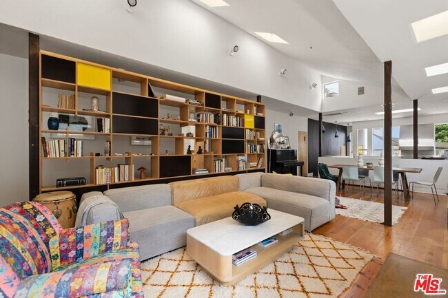 Foto del edificio - 2320 Walnut Ave