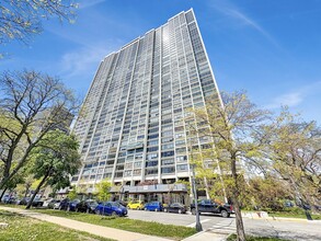 Building Photo - 2800 N Lake Shore Dr
