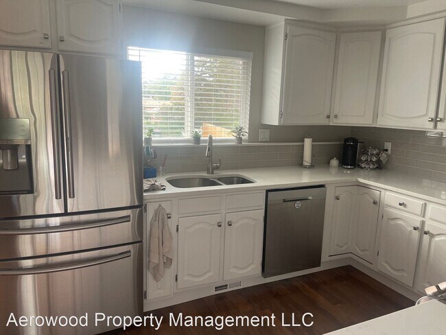 Foto del edificio - 5 br, 2 bath House - 7183 S Clarkson Street