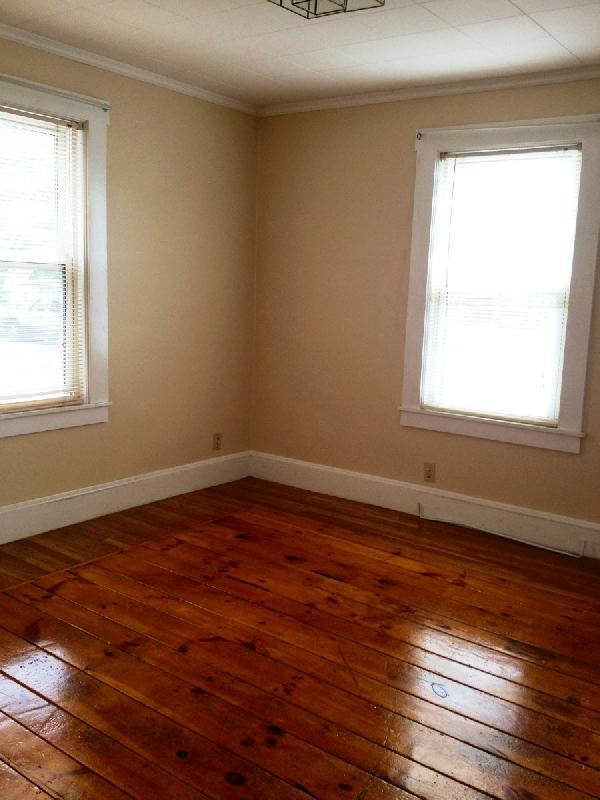 Building Photo - 10 Chapin St