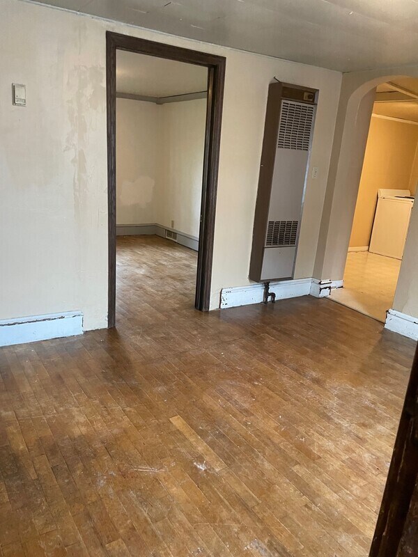 Building Photo - 504 Tayco St