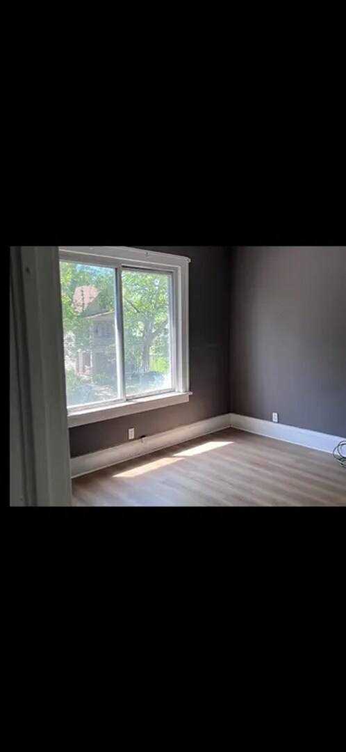 Foto del edificio - Charming 3-Bedroom Colonial Home with Detached Garage