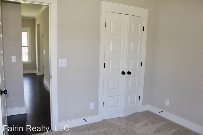 Building Photo - 3 br, 2 bath House - 1402 Woodridge Place