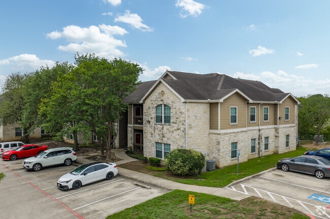 Building Photo - Saddle Creek