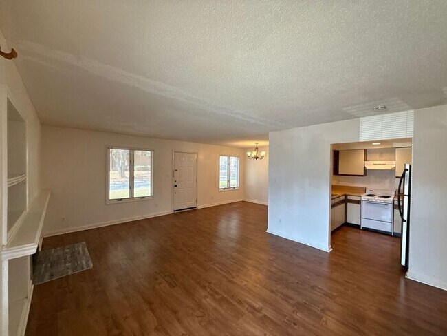 Building Photo - T.R. Lawing Realty Property