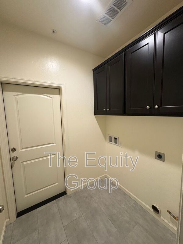 Foto del edificio - 3272 Manchester St