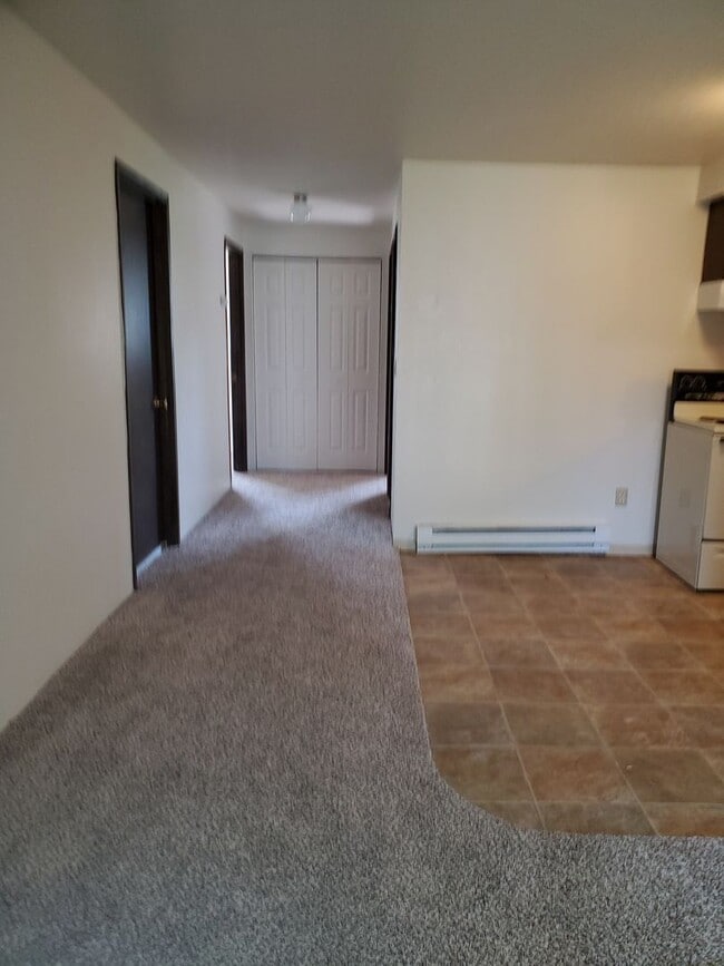 Building Photo - 2 Bedroom 1 Bath Duplex