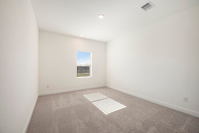 Building Photo - 3210 Blue Grama Bnd