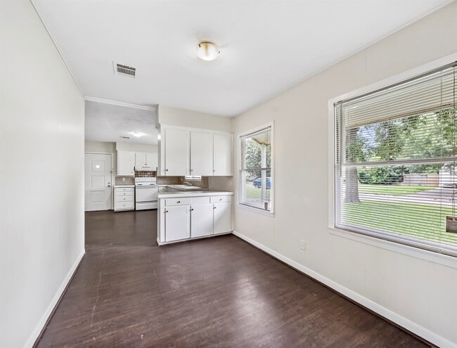 Foto del edificio - 1413 3rd Ave N