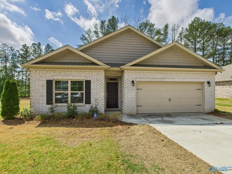 Foto principal - 21996 Chancery Ln