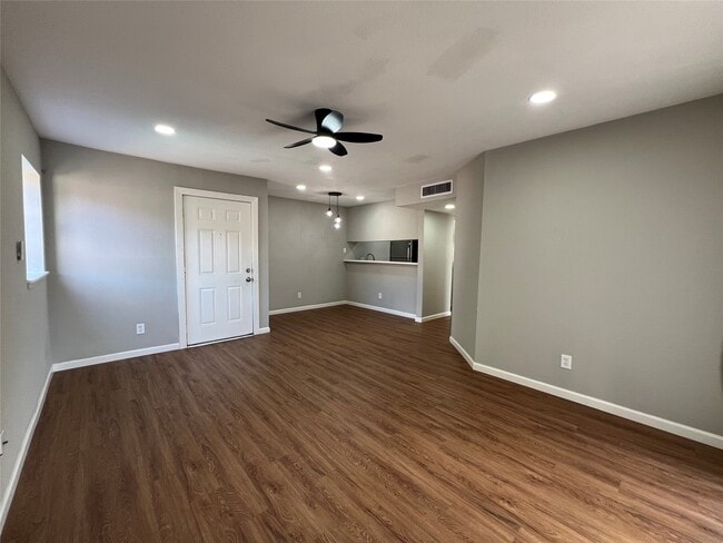 Foto del edificio - 10601 South Dr