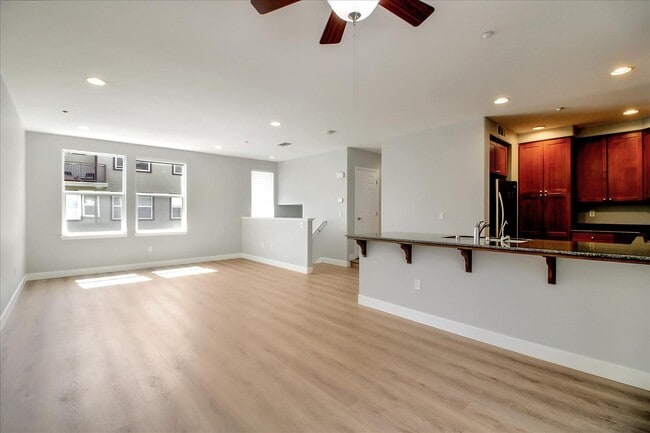 Building Photo - 2 Car Garage - Modern 2 Bedroom 2.5 Bathroom