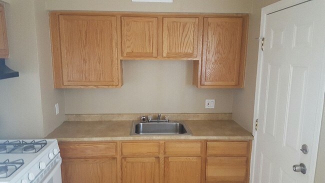 Foto del edificio - 820 E Purdue Ave