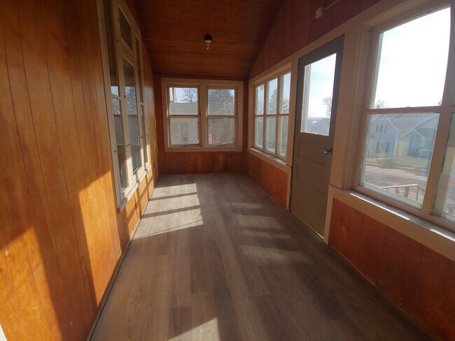 Foto del edificio - 5803 Olney St