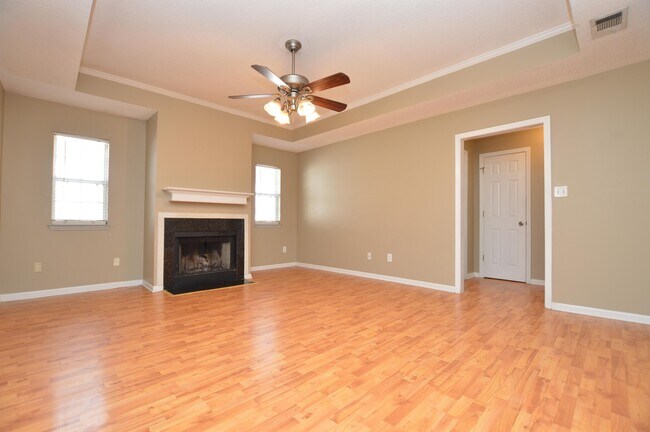 Foto del edificio - 1339 Edgewood Dr