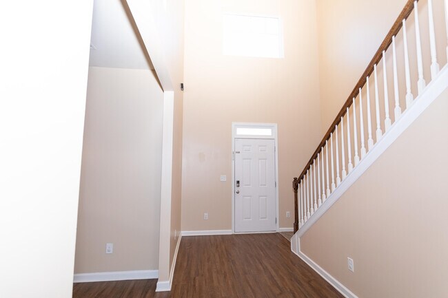 Building Photo - 4632 Southwind Rd