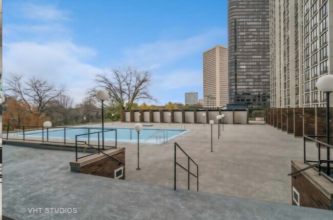 Foto del edificio - 5455 N Sheridan Rd