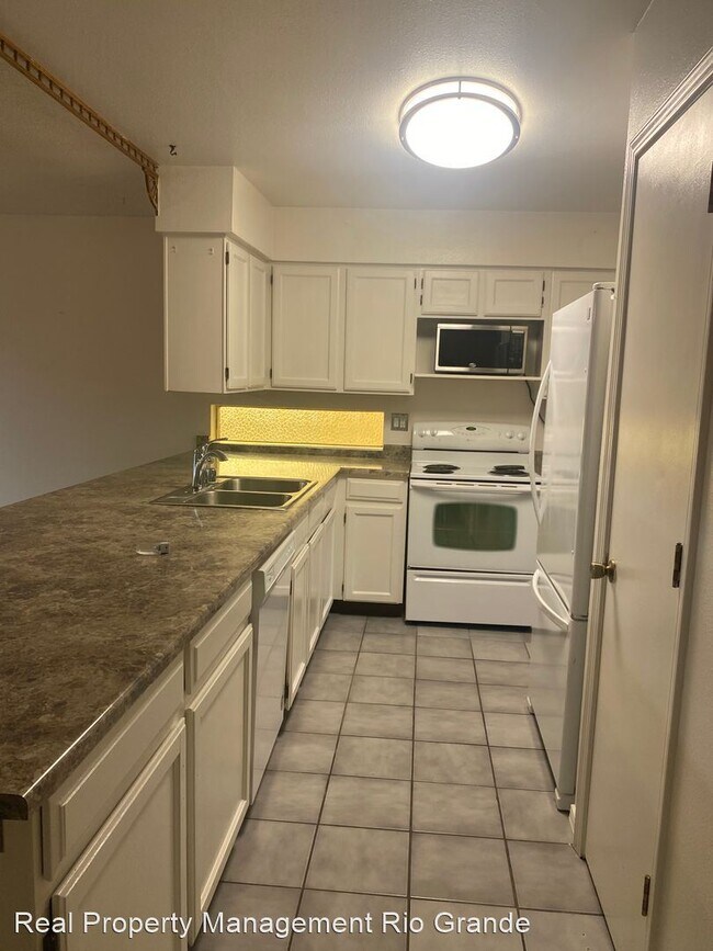 Foto del edificio - 3 br, 2 bath House - 6001 Flor De Rio Ct NW