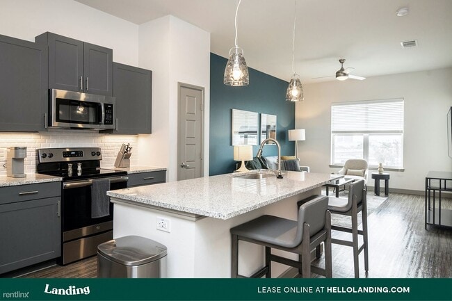 Building Photo - 3040 SW 119 Ave