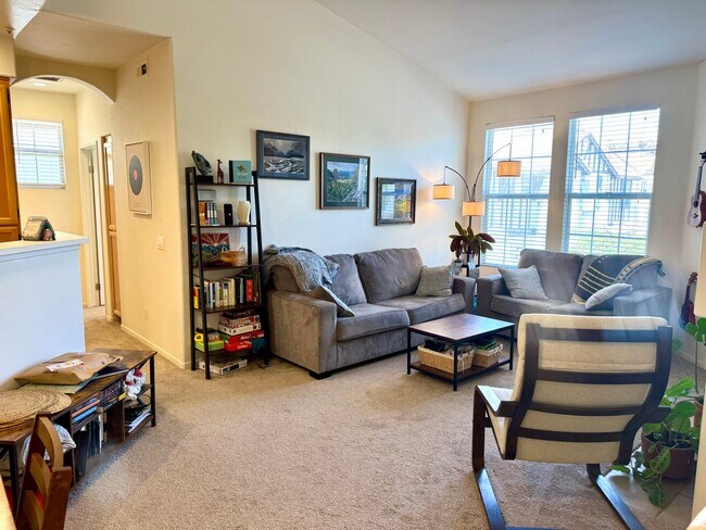 Foto del edificio - 402 Bay Berry Pl
