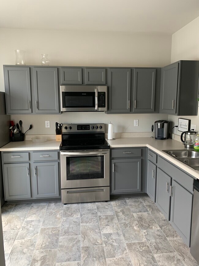 Building Photo - 2505 Piering Dr