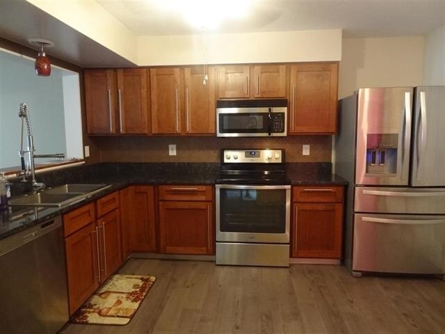 Foto del edificio - 7312 Ridge Edge Ct