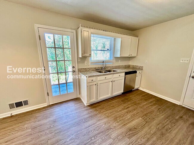 Foto del edificio - 280 Summer Pond Trail