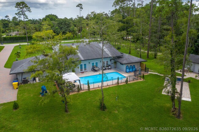 Foto del edificio - 661 W Rambling Dr