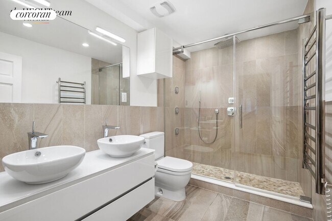 Foto del edificio - 239 Carlton Ave