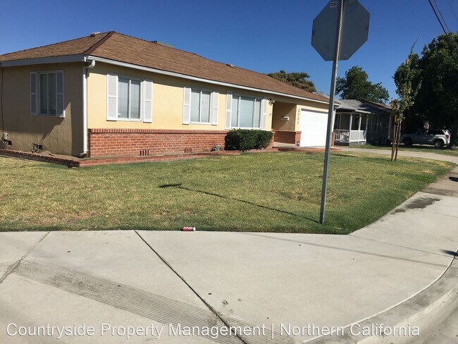 Foto del edificio - 3 br, 1 bath House - 2333 6th Street