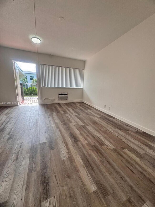 Foto del edificio - 702 NE 8th Ave