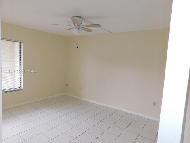 Foto del edificio - 8005 SW 107th Ave