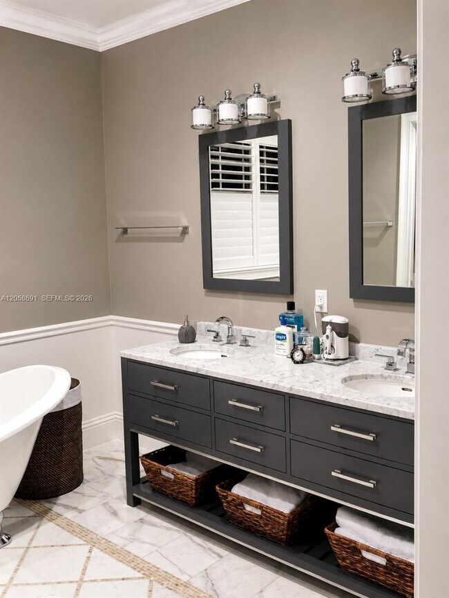 Foto del edificio - 5000 SW 73rd Terrace