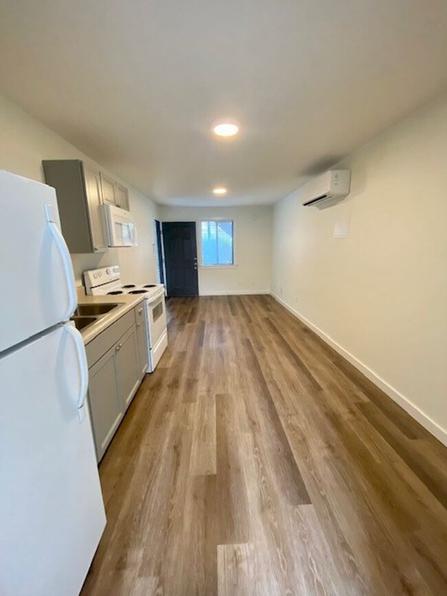 Interior Photo - Robertson Avenue Apartments