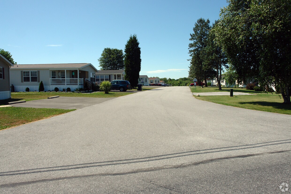 Foto del edificio - E Ridge Rd
