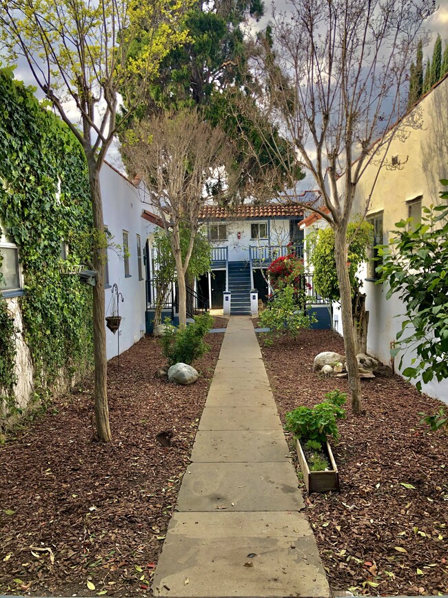 Building Photo - 3101 Sherwood Ave